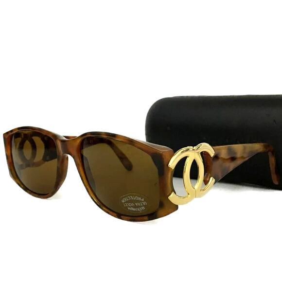 CHANEL Brown Vintage CC Logo Women’s Sunglasses - Picture 1 of 13
